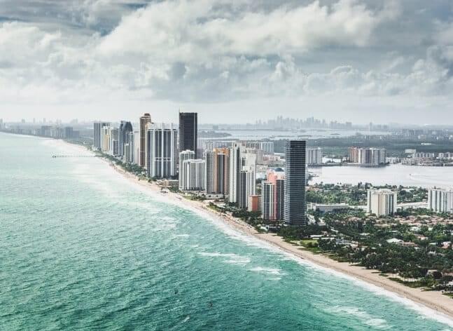 迈阿密海滩摩天大楼的天际线