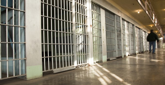 在有希望的结果后，萨拉索塔监狱将提供成瘾治疗
